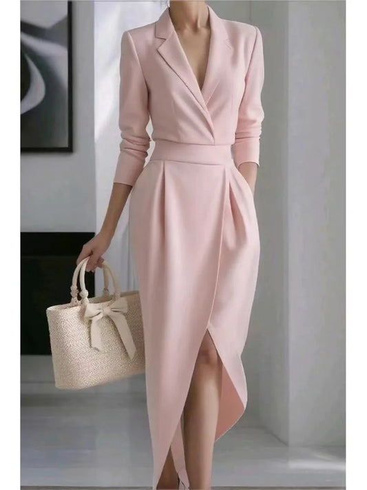Vestido elegante — diseño moderno de otoño y invierno, cuello tipo blazer, manga larga, corte ajustado y bajo irregular. ✨👗