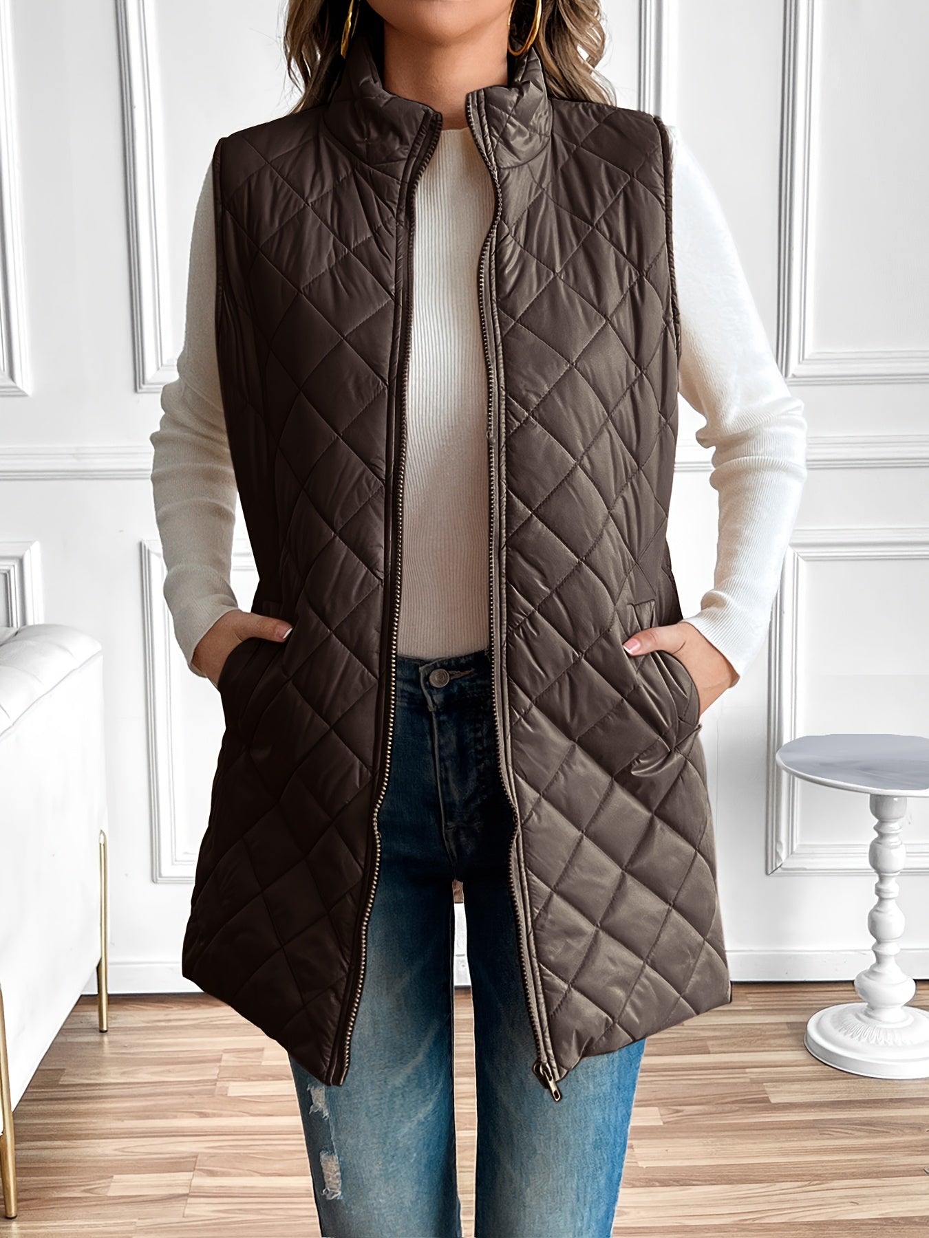 Chaleco acolchado con cremallera y cuello alto