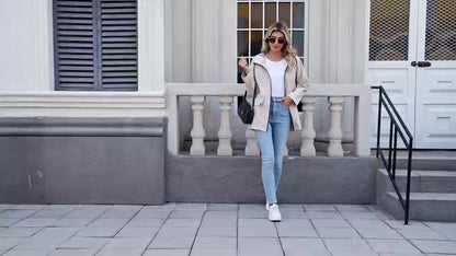 Chaqueta ligera con capucha para mujer