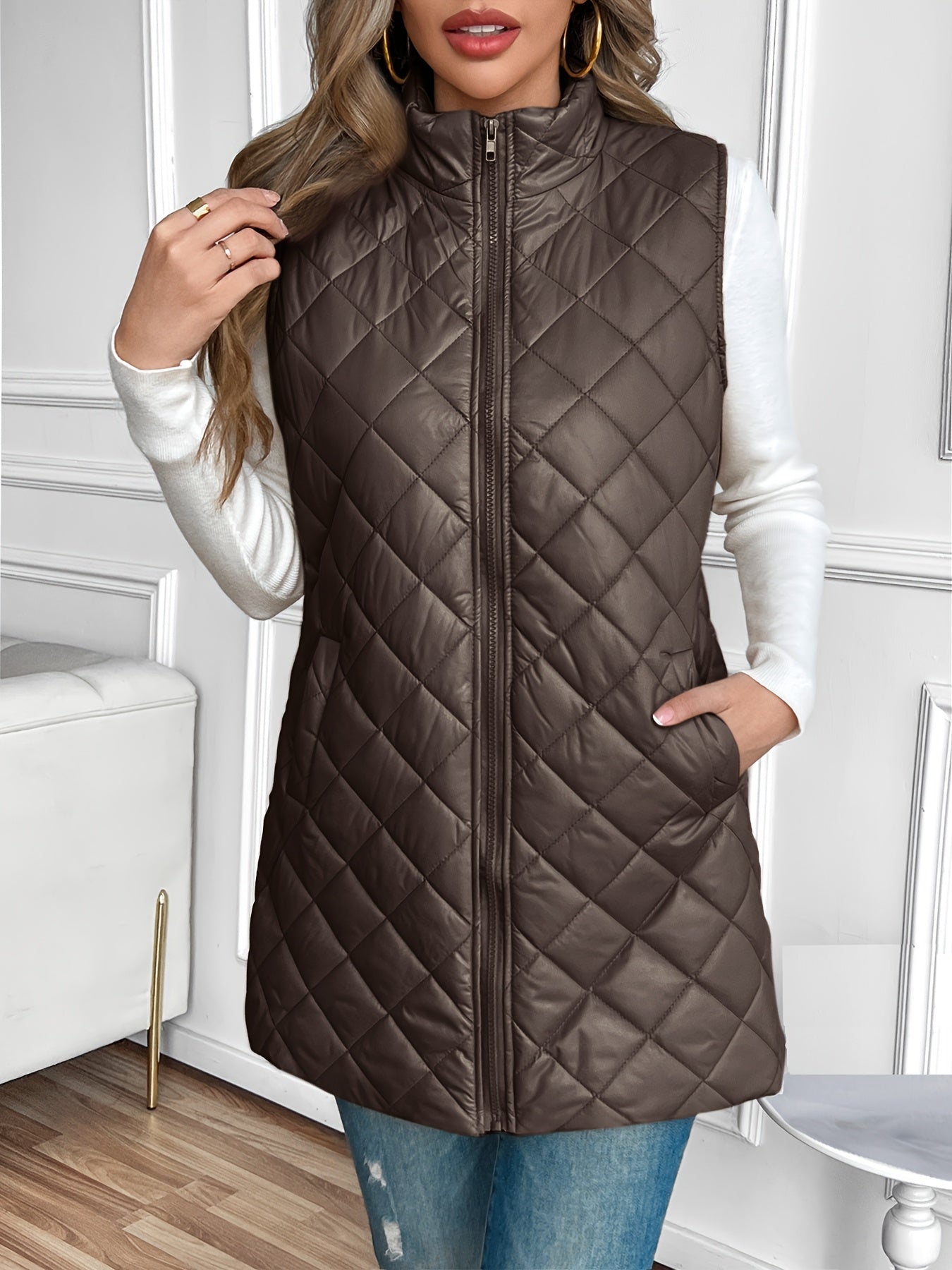 Chaleco acolchado con cremallera y cuello alto