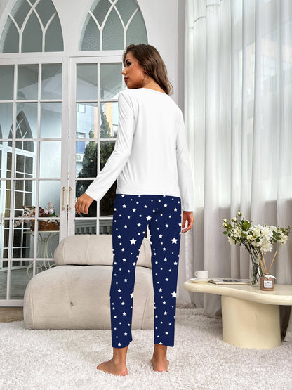 Pijama con estampado de estrellas, manga larga con cuello redondo y pantalones con cintura elástica