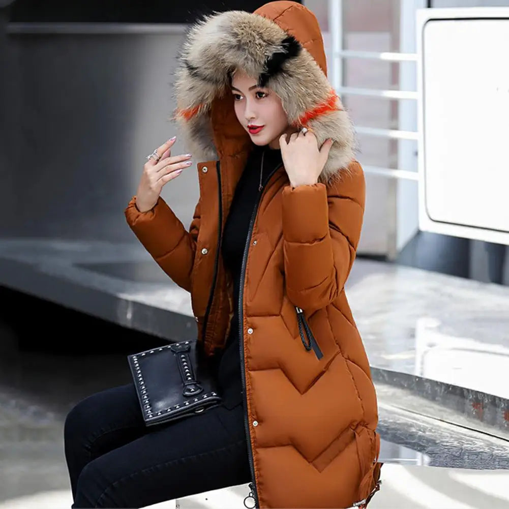 Chaqueta de invierno para mujer con capucha de peluche — abrigo de algodón, corte medio, con cremallera y protección en el cuello, resistente al viento. ❄️🧥✨